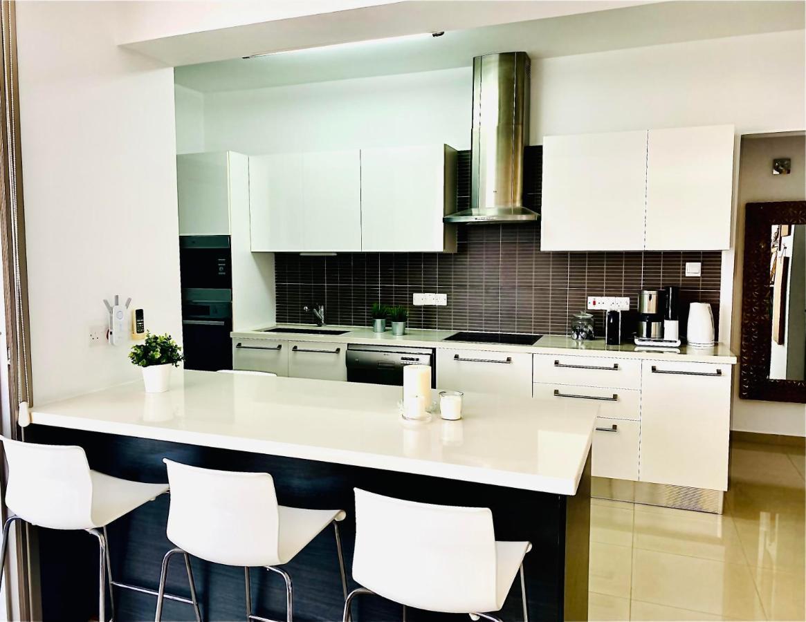 شقة The Penthouse 401 لارنكا المظهر الخارجي الصورة