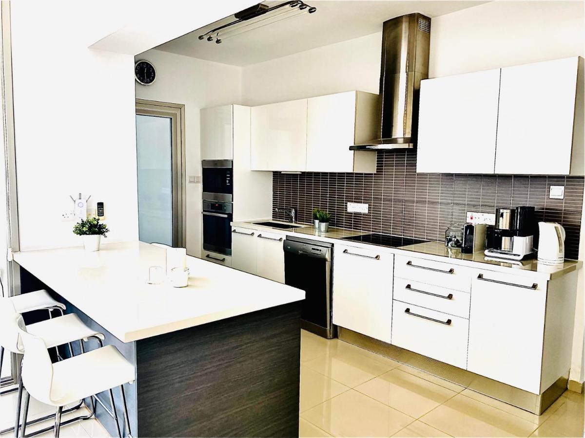 شقة The Penthouse 401 لارنكا المظهر الخارجي الصورة